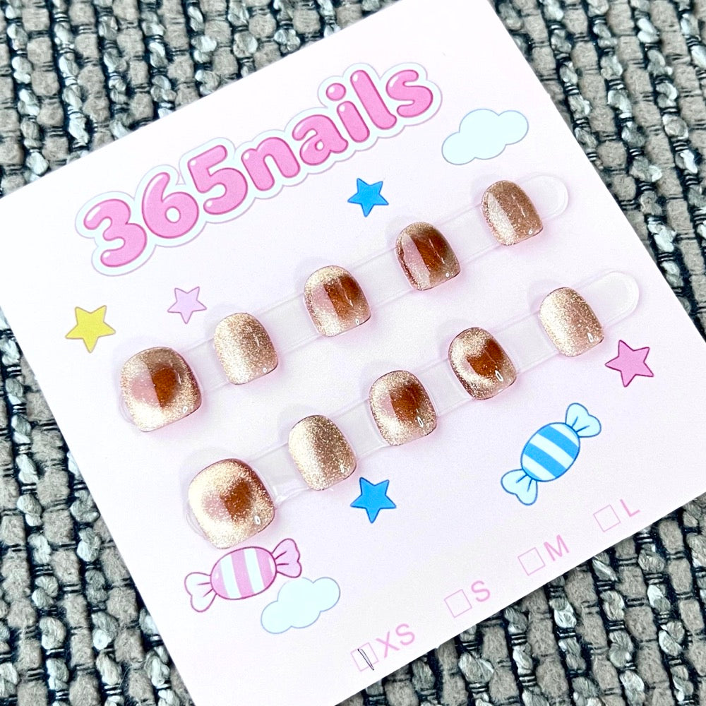 365nails: "Gilded Heart" – 3D Heart Textured Handmade Short Square Nails