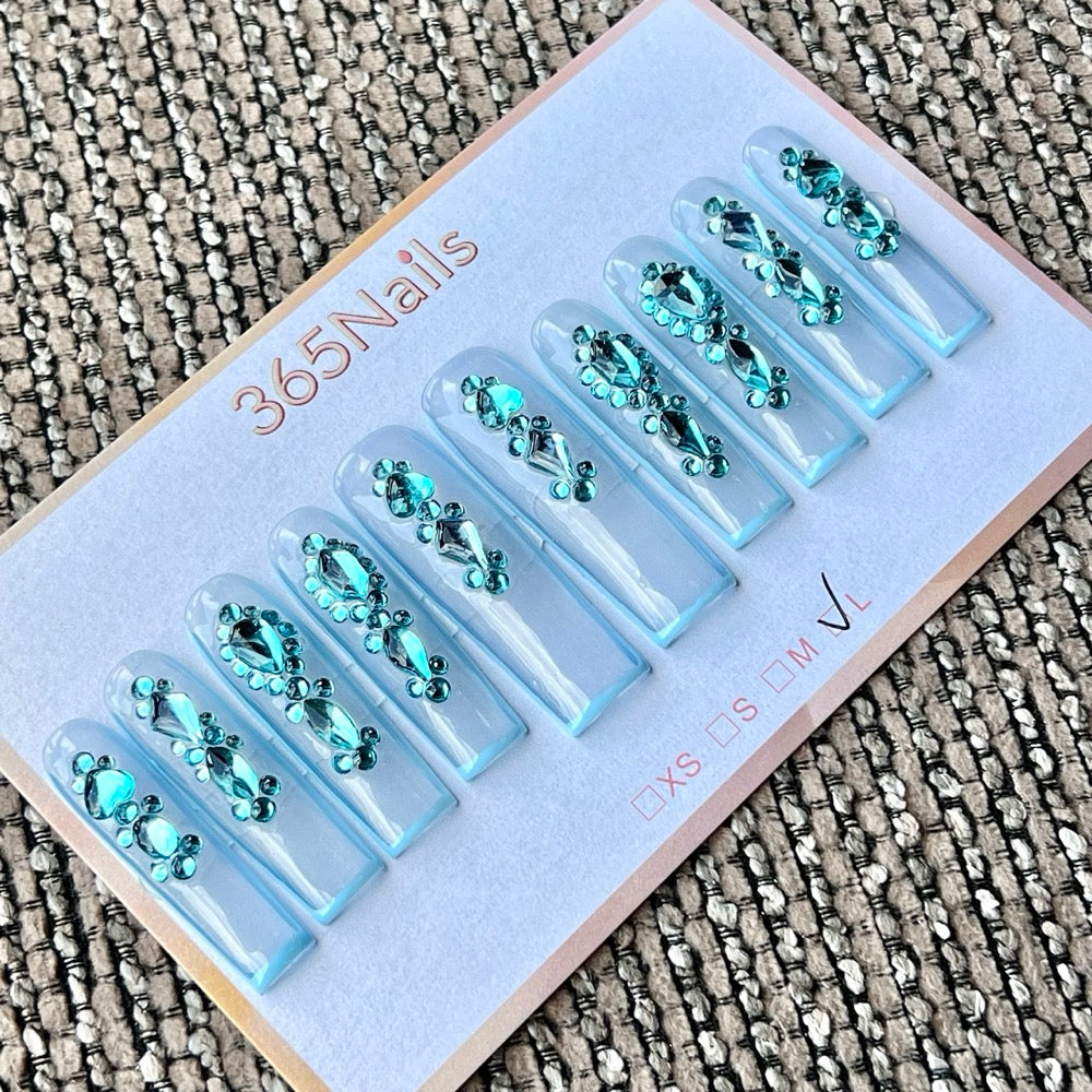 365nails: "에메랄드 아이스" – 3D 크리스탈 클러스터 수제 프레스온 네일 롱 코핀형