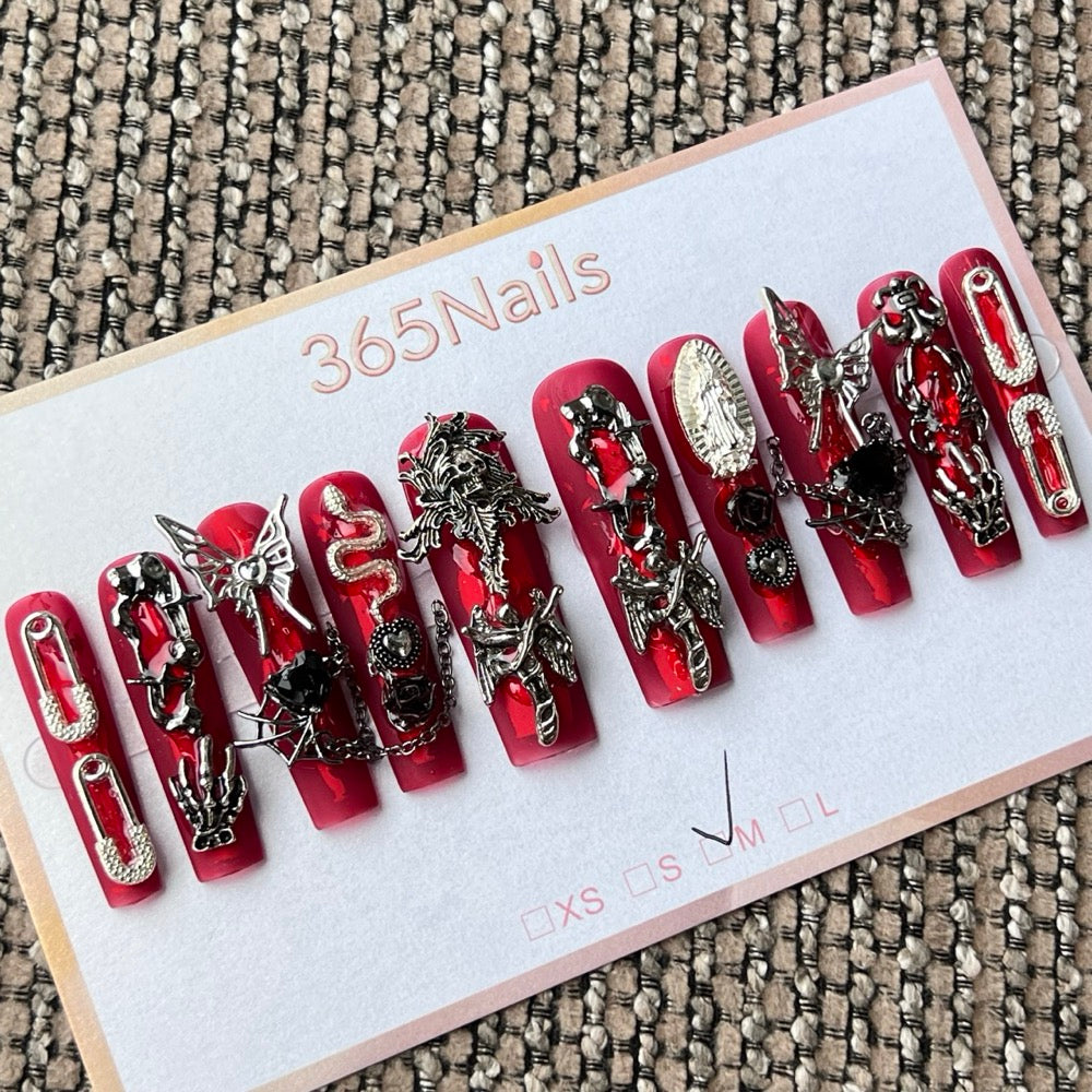 365nails: 고딕 레드 해골 뱀 안전핀 — 수제 프레스온 네일
