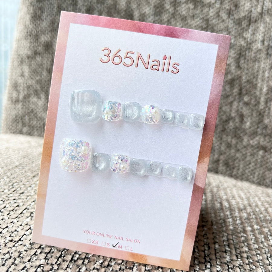 365nails: "ice clear iridescent glitter" – handmade press-on pedicure