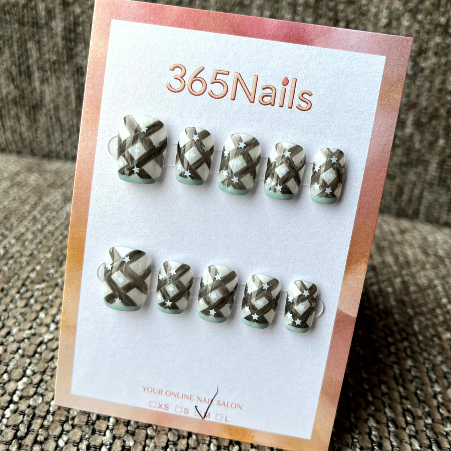 365nails: "Woven Chic" – 3D Plaid Handmade Short Square Nails