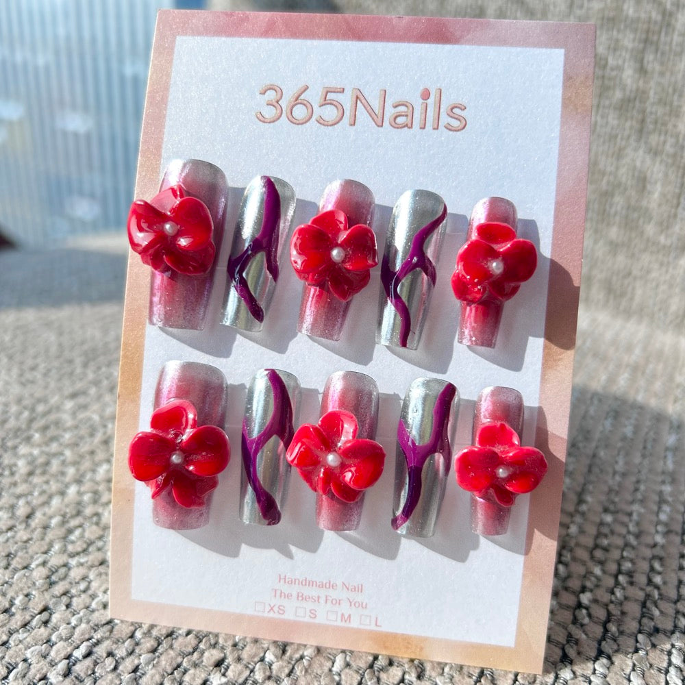 Flora Esculpida: "Cromo Carmesim" – Unhas Quadradas Longas Abstratas Florais Vermelhas 3D e Metálicas Prateadas