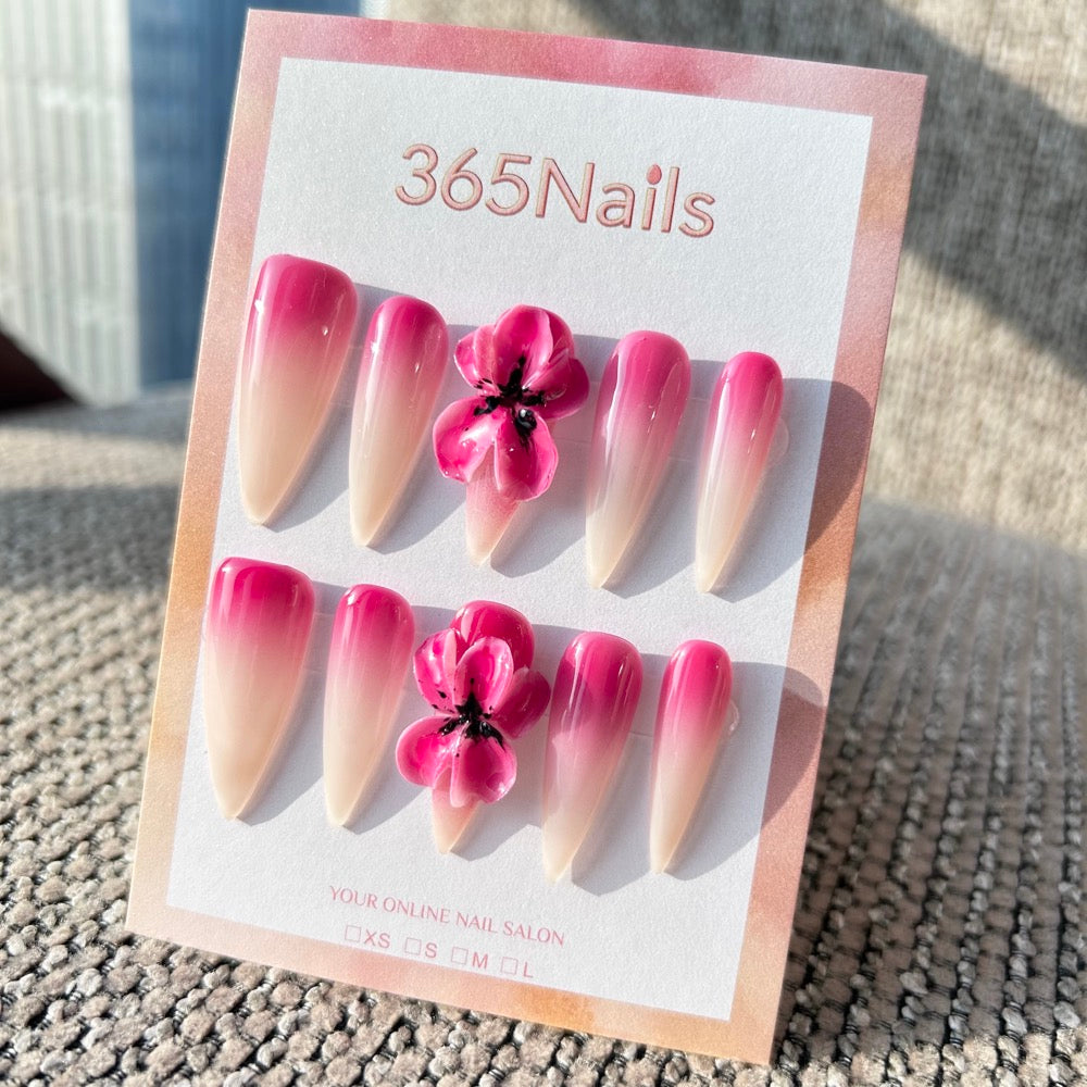 Flora Esculpida: "Pêssego Rosado e Flor Tinta" – Destaque Floral Rosa 3D Pintado à Mão em Unhas Stiletto com Degradê Nude Suave