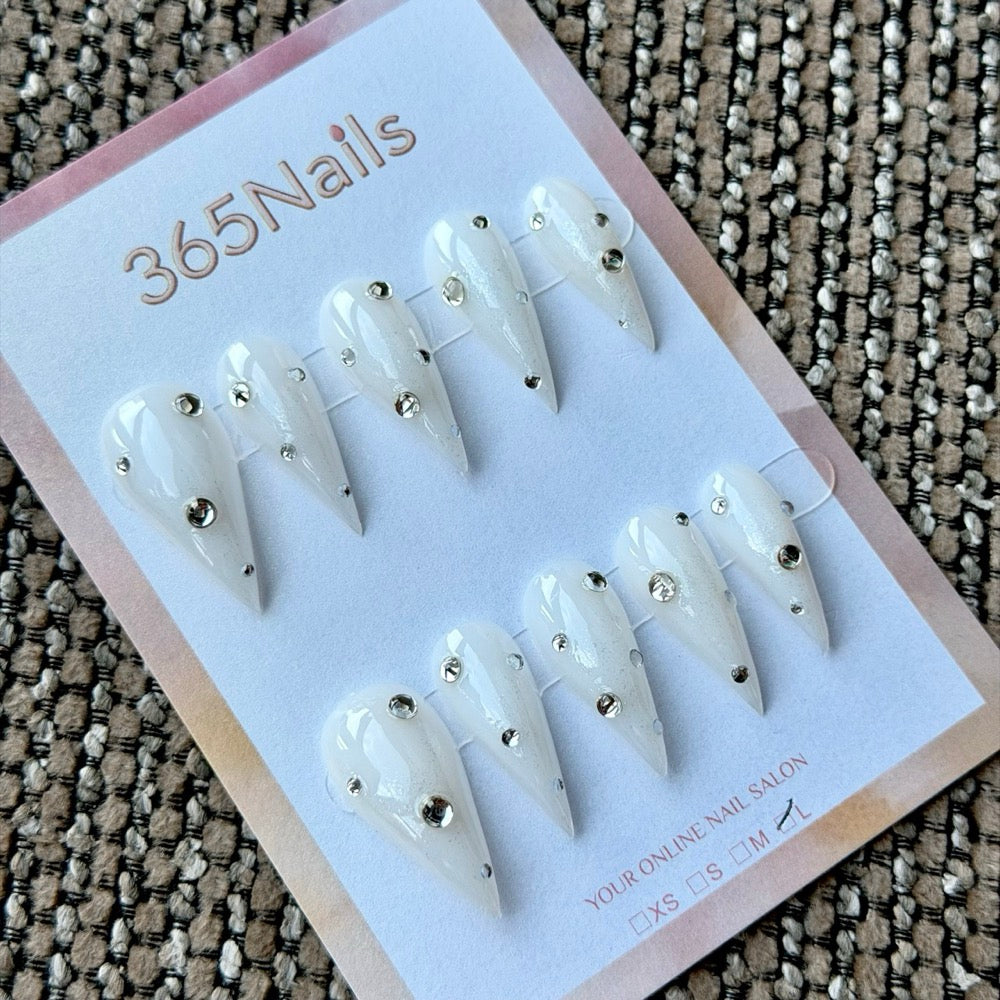 Pearl White Crystal Stud Dragon Armor Shape Handmade Press-On Nails