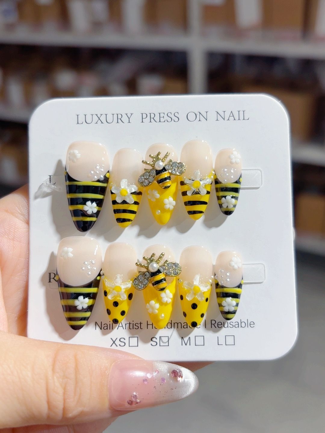 365nails-Honey Buzz: "Bumblebee Daisy" – Almond Shape Handmade 3D Carved Press-On Nails