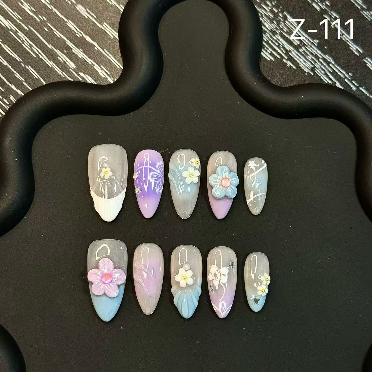 365nails : Rêve floral — ongles 3D à motif floral, faits main, forme amande