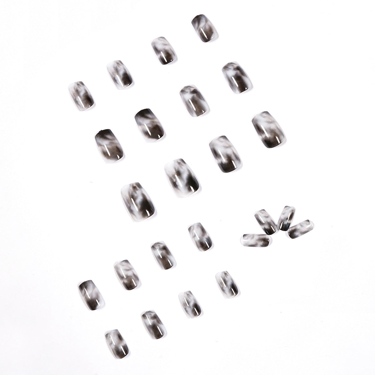 暈染冷調風格完成款穿戴甲，可拆卸甲貼｜365nails