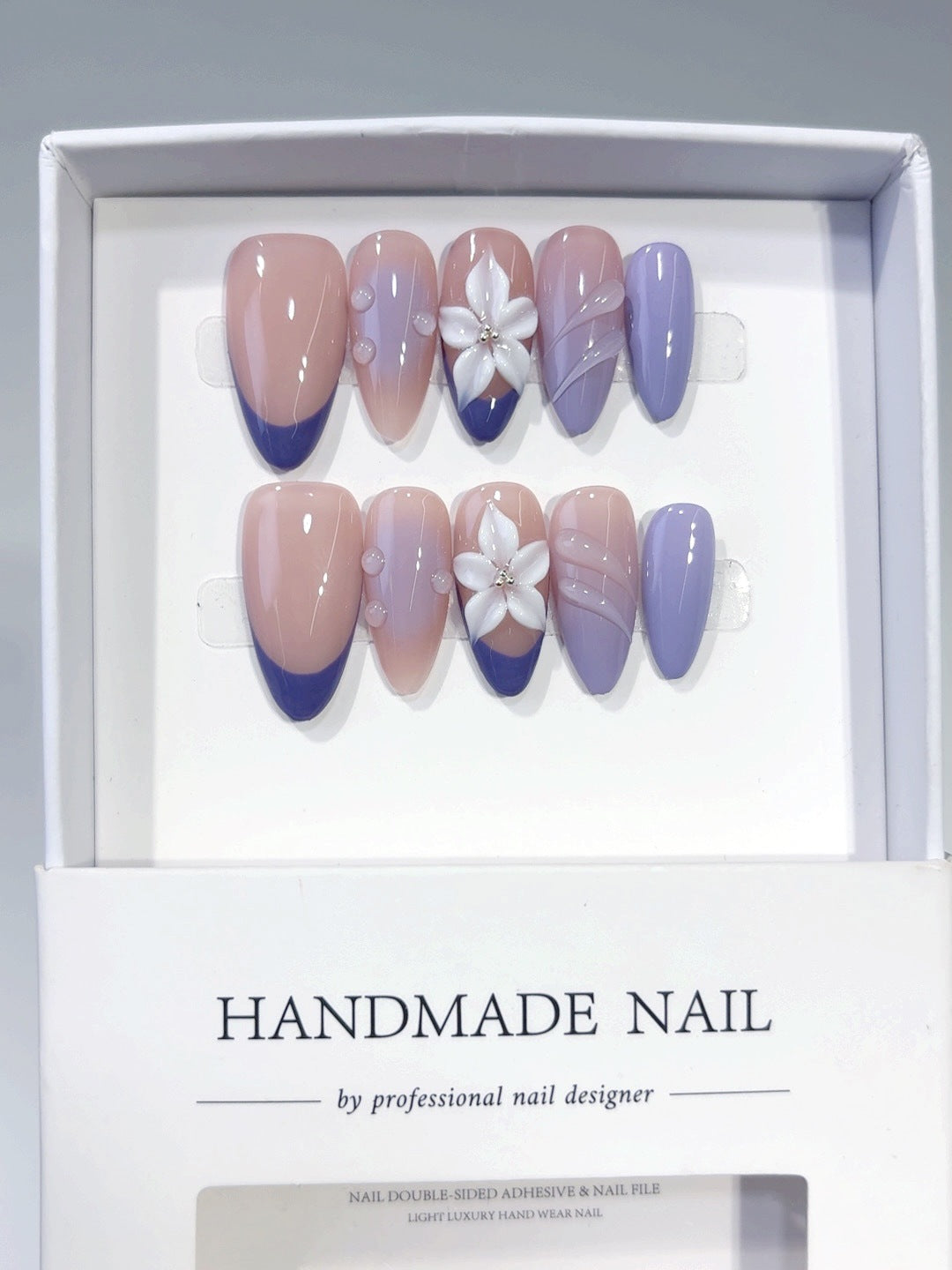 Floraison Lavande : "Pétale Violet" – Ongles press-on fait main forme amande mi-long