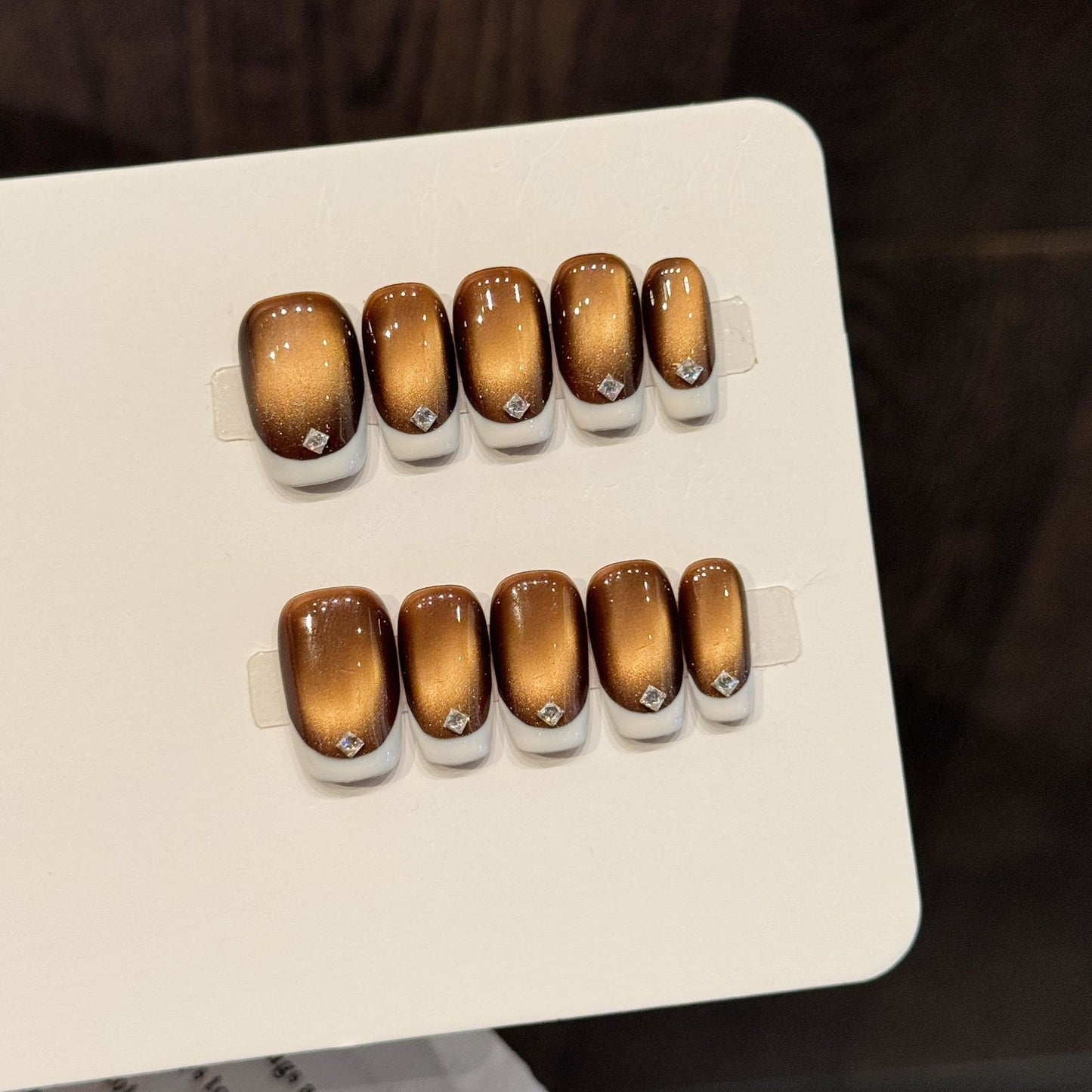 Brown Cat-Eye Diamond Chic Nails