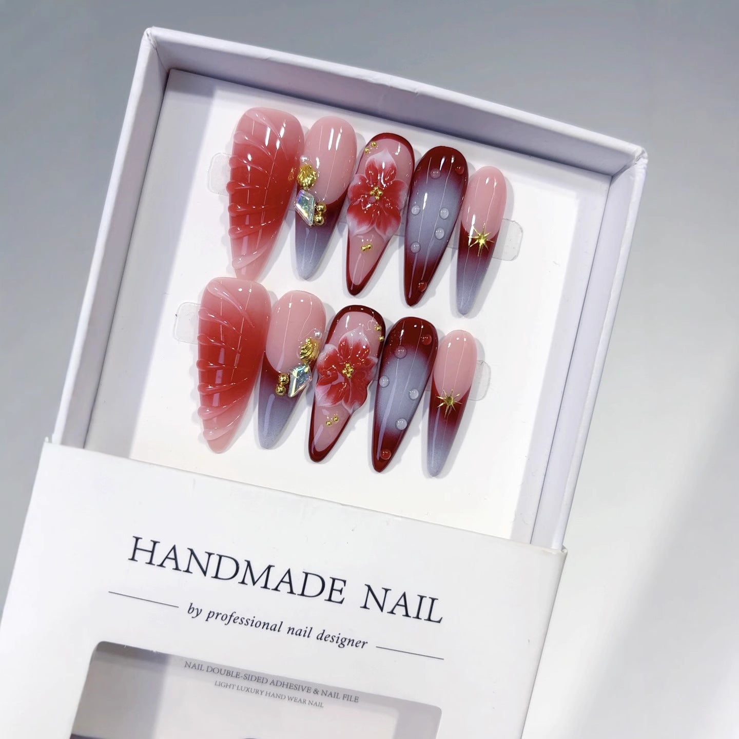 Crimson Bloom: "Red Petal" – Unhas Postiças Longas Amendoadas Feitas à Mão