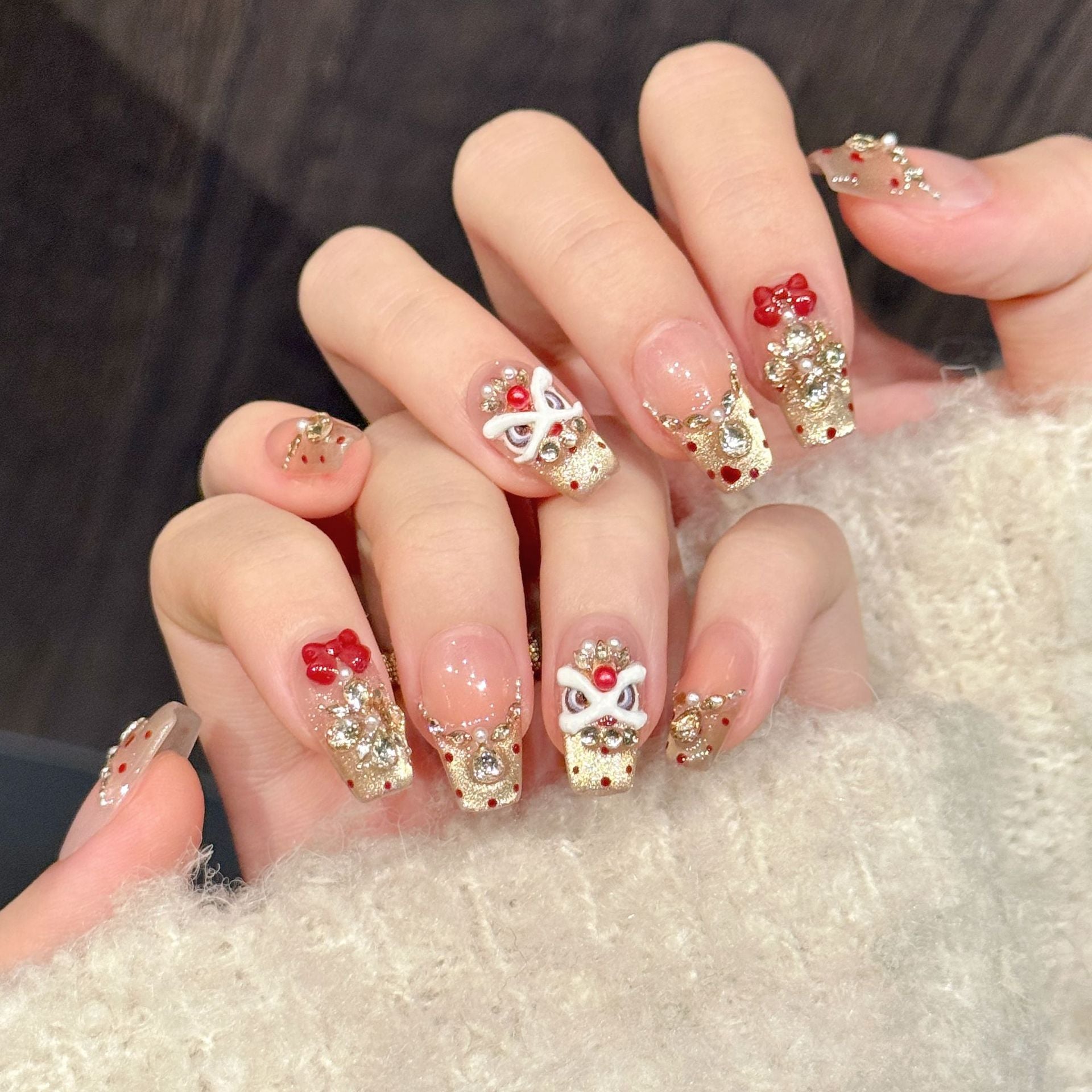 365nails: "라이온스 하트" – 골든 캣아이 & 3D 사자춤 장식 스퀘어형 네일