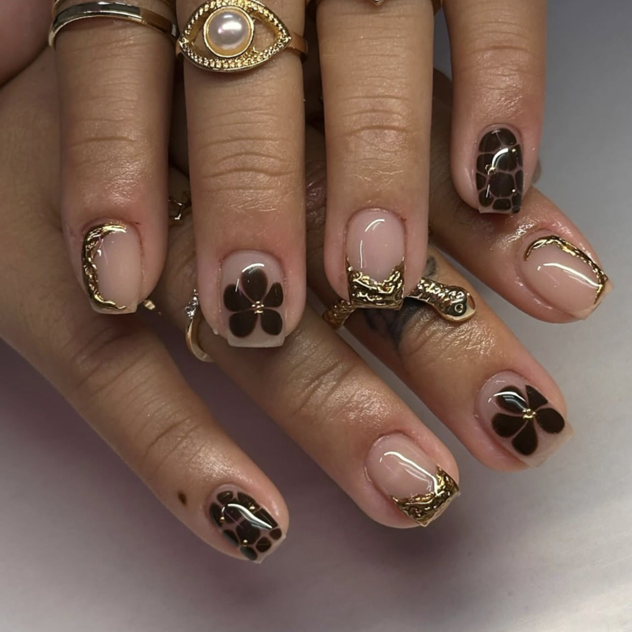 Brown Petals Flower Square Short 3D press-on nails