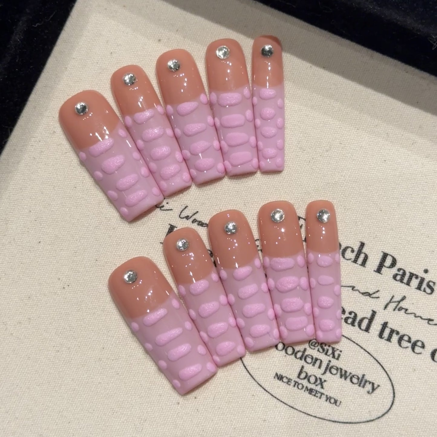 hand-painted French three-dimensional crocodile pattern texture Barbie pink bright summer girl nails | 365nails