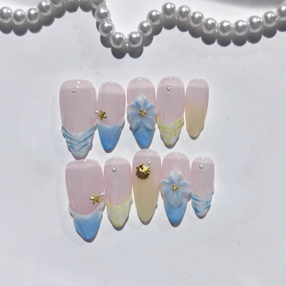 Coastal Bloom: "Margarida Concha" – Unhas Postiças Amêndoa