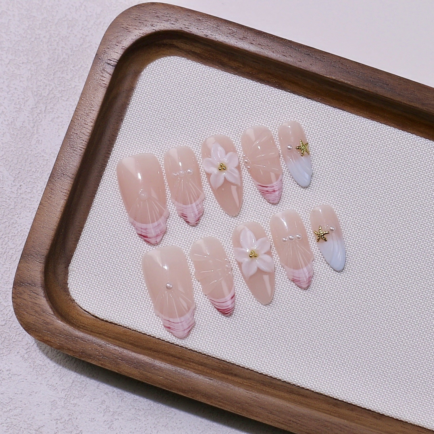 365nails-Jellyfish Dream: "3D Jellyfish Carving" – Long Almond Handmade Nails