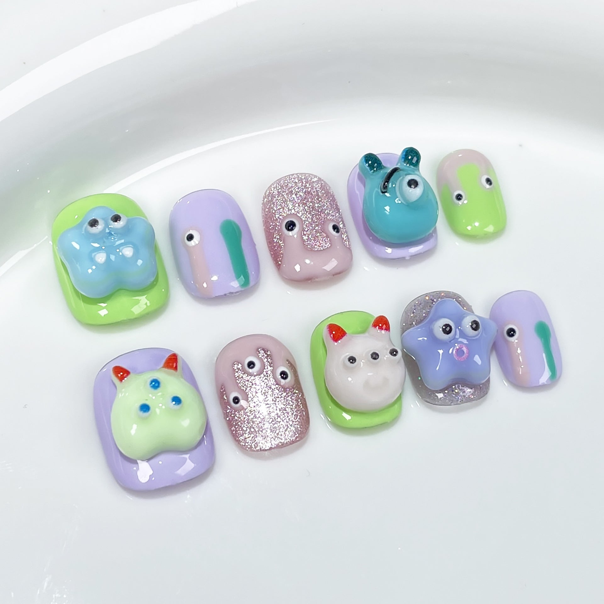 Uñas postizas hechas a mano con dibujos animados, lindas pegatinas tridimensionales de ojos grandes de gato para niños | 365nails