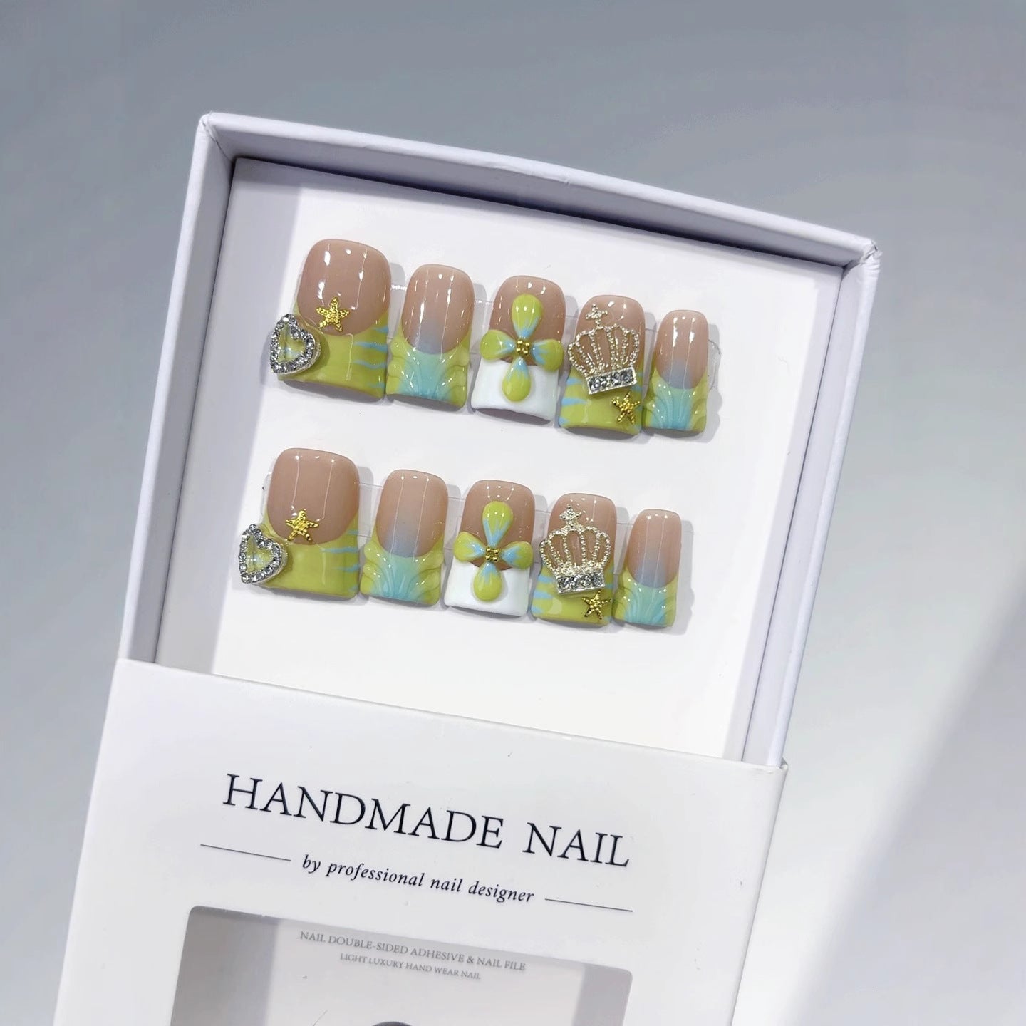 Tesouro Costeiro: "Coroa de Conchas" – Unhas Postiças Quadradas Curtas