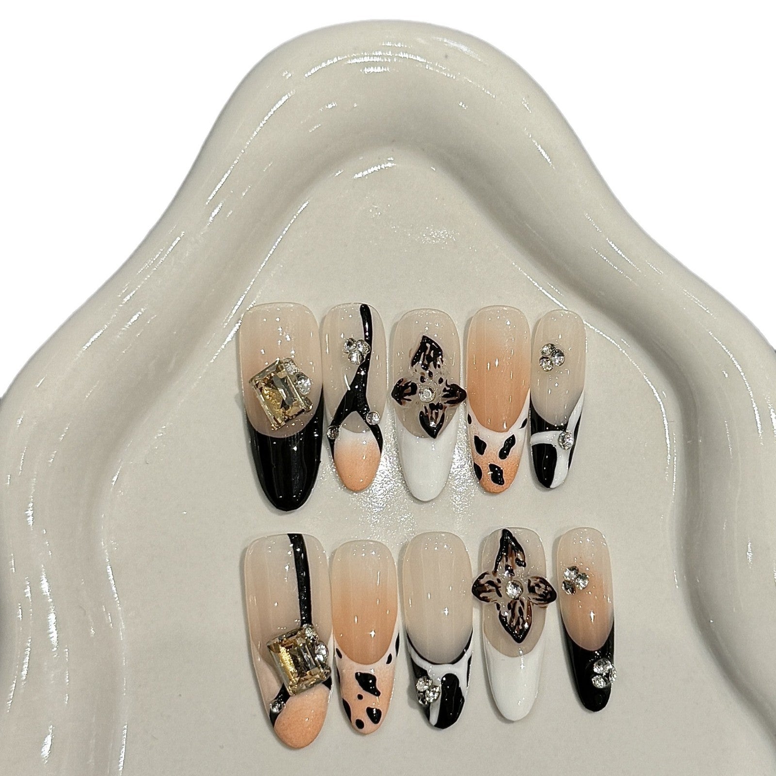 Uñas postizas hechas a mano con diseño de flor femenina tridimensional | 365nails