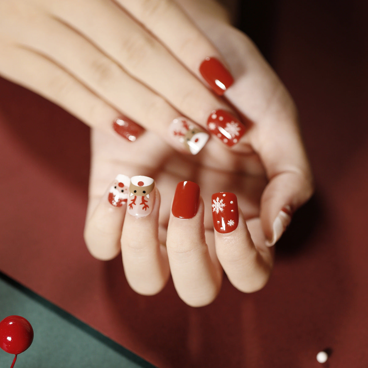Uñas navideñas con diseño de copos de nieve, diseño de muñeco de nieve, manicura corta con lazo almendrado y uñas largas, venta al por mayor | 365nails
