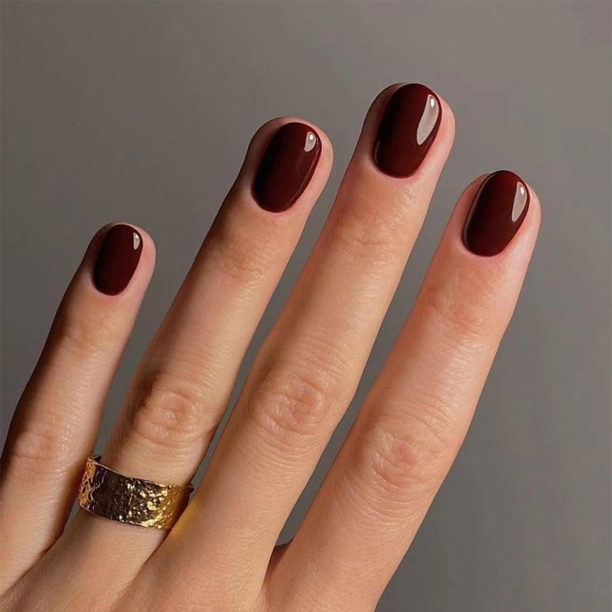 Factory direct sales of 24 pieces of manicure classic solid color wearable nail film short wearable removable nail film wholesale｜365nails