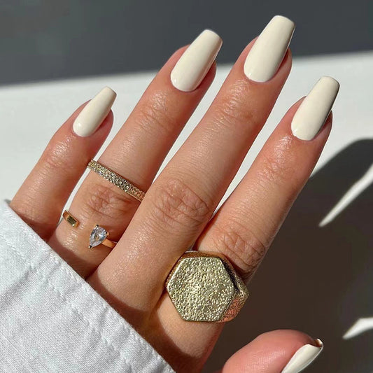 Wear short nail pads, solid color milky white short ballet nail pads, wear fake nail pads, nail pads, and finished nail pads.｜365nails
