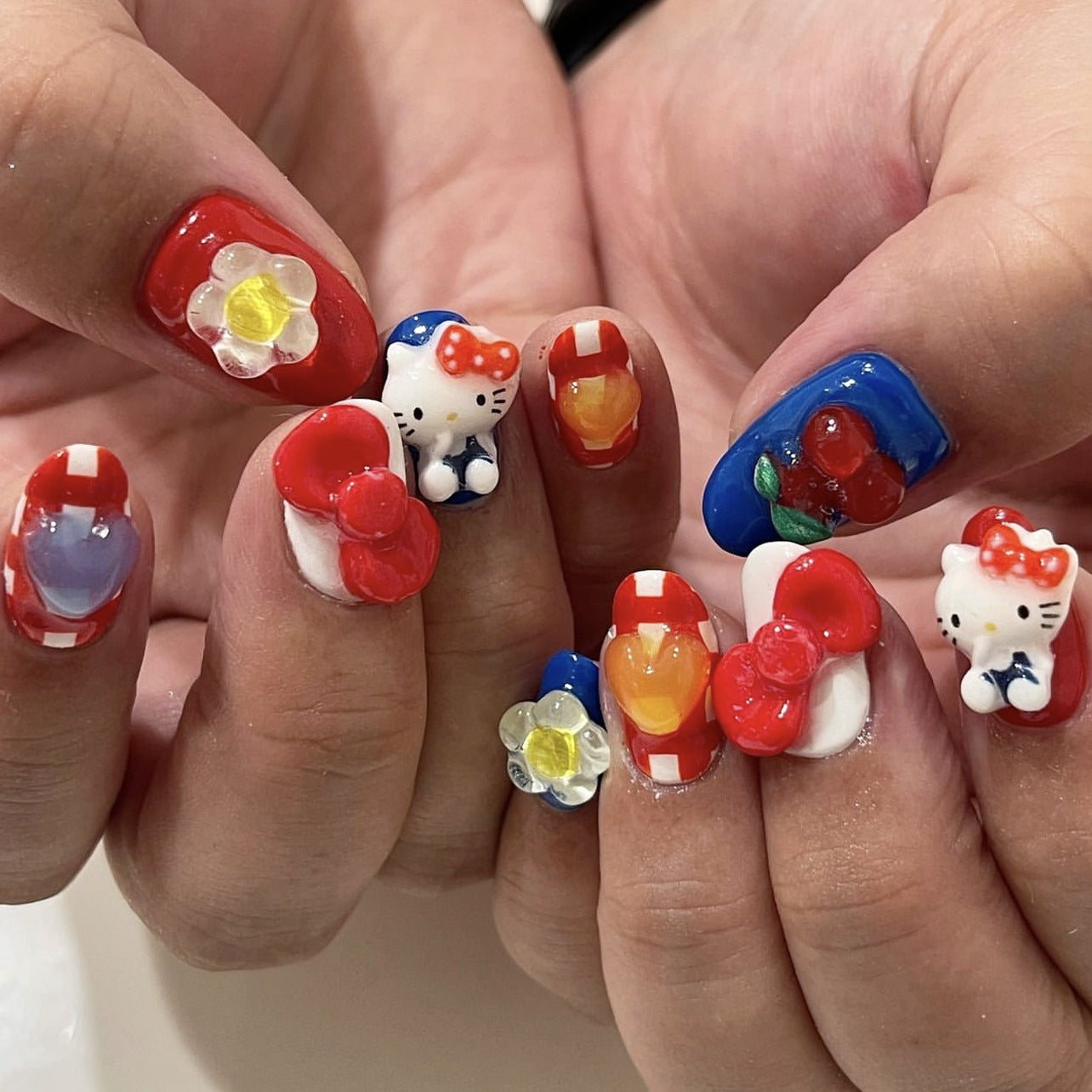 Japanese cartoon cute kitten wearing armor three-dimensional flower plaid manicure short simple fake nail nail wholesale｜365nails