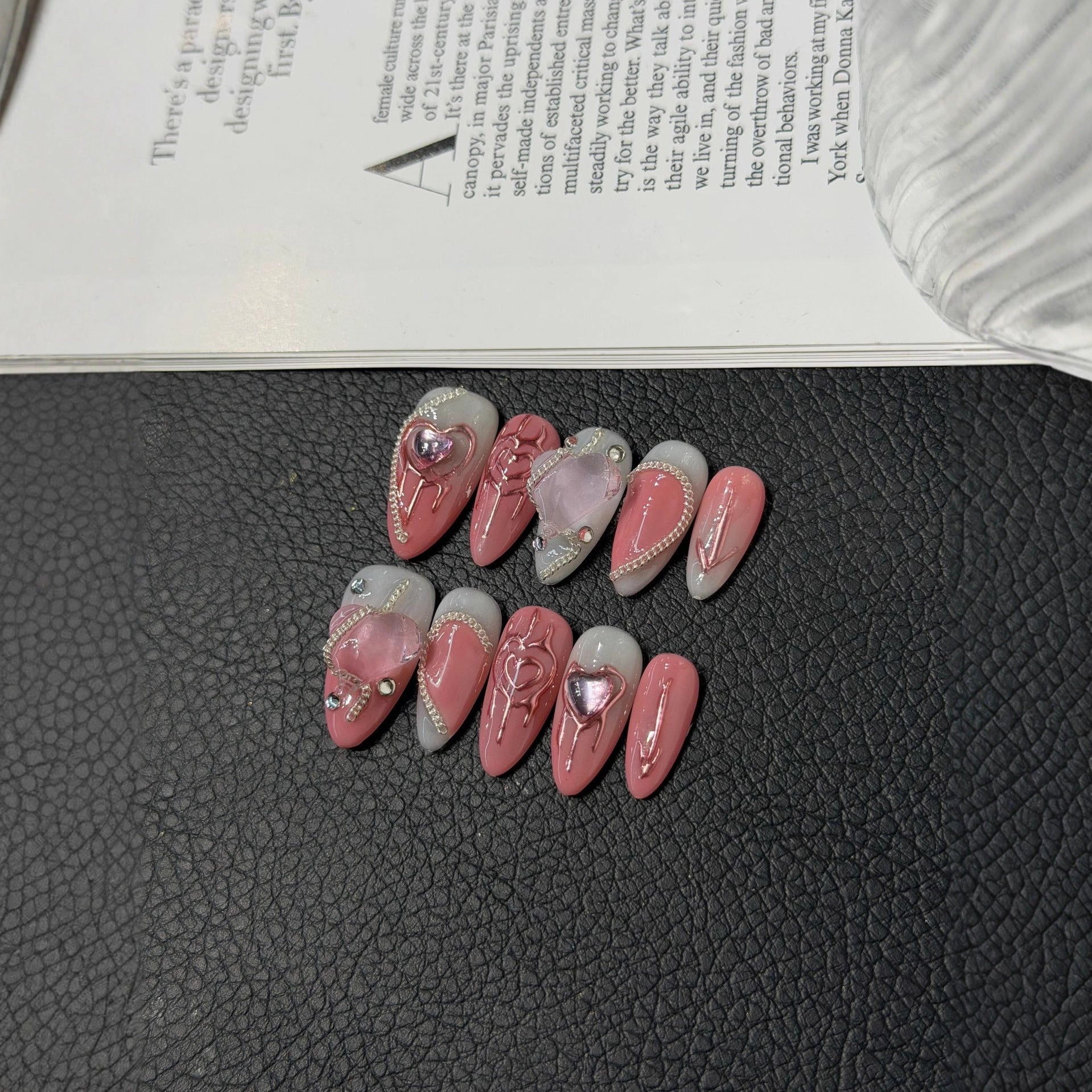 365nails: 하트 자물쇠 – 3D 버블 수제 아몬드형 네일