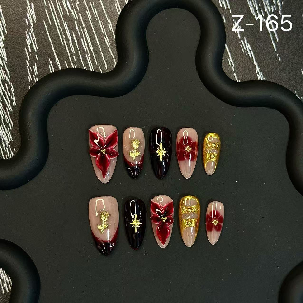 365nails: "Gilded Bloom" — 3D 花卉與金箔手工杏仁假甲