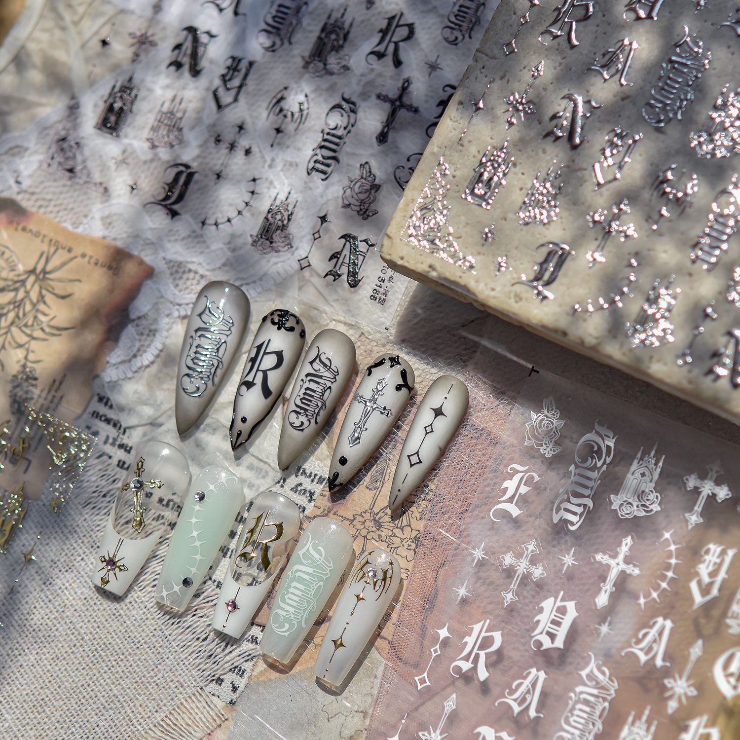 哥德字母系列："金箔哥德" – 3D 金屬甲貼