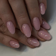 Ongles press-on simples, courts — rose, forme ronde, paillettes brillantes