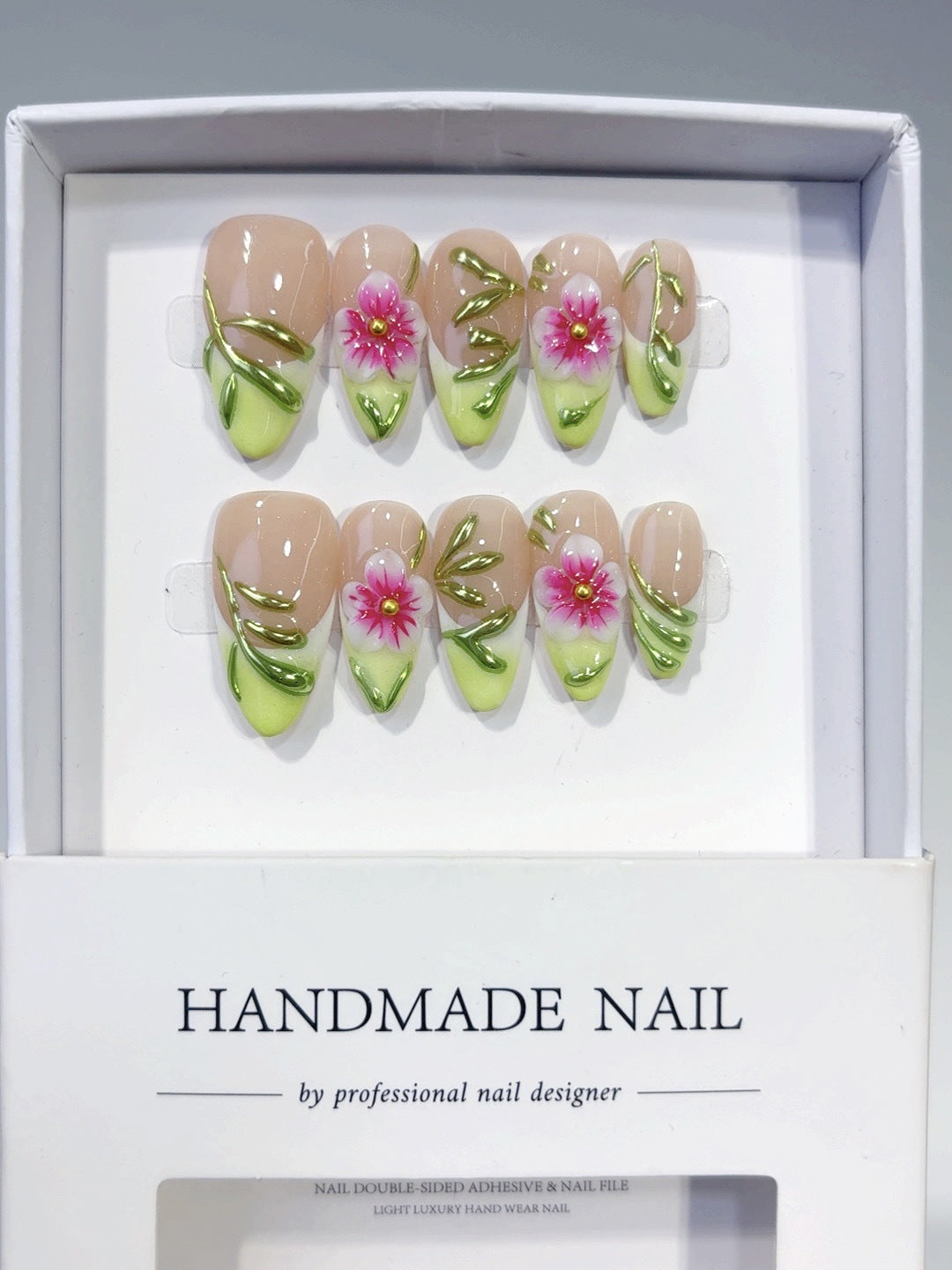 Floraison printanière : "Fleur rose et vigne" – mi-long forme amande fait main ongles press-on
