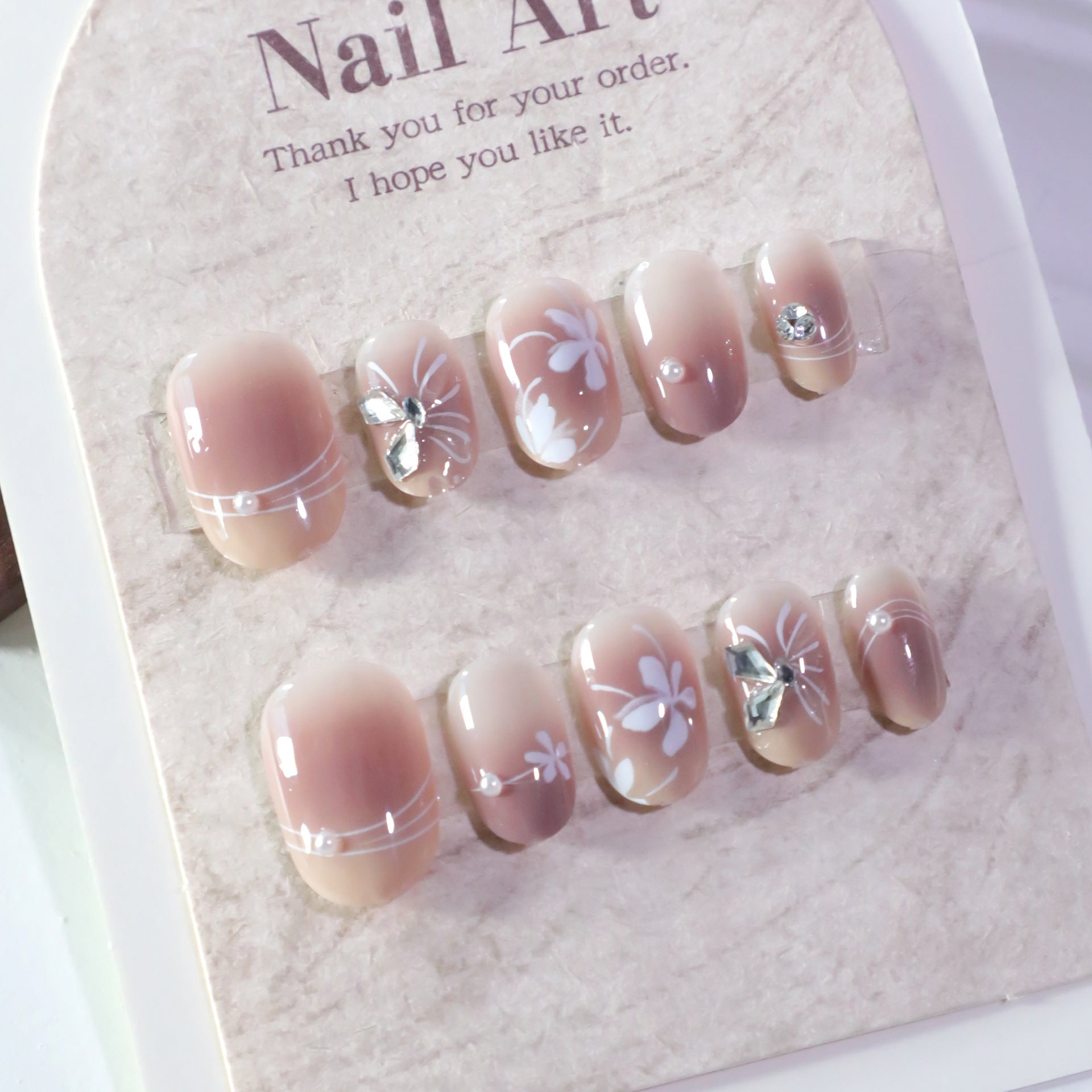 Blush Pure Desire, nouveau nail art d'été, fleur blanche, ongle court rond à porter - Lot｜365nails