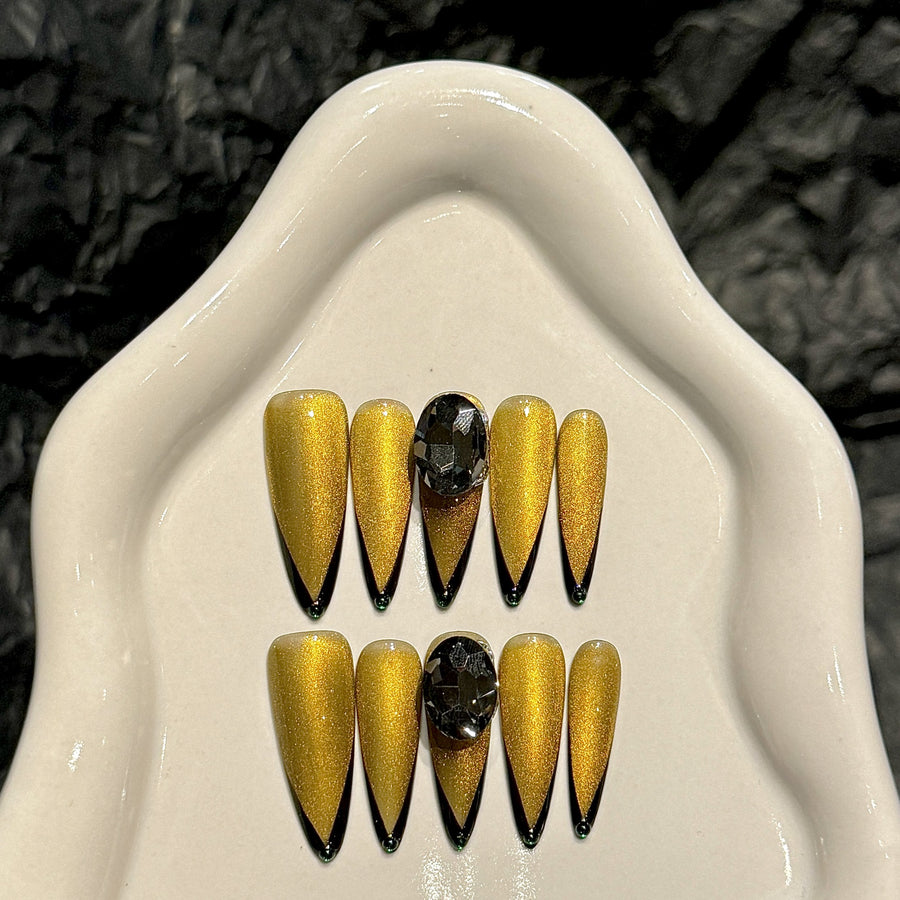 365nails: "Amber Venom" – 3D Spider Handmade Long Stiletto Nails