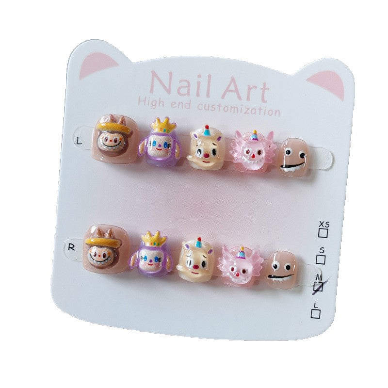 365nails：「Labubu Carnival」手工製可愛短款橢圓形穿戴甲 — Labubu & Friends 角色設計