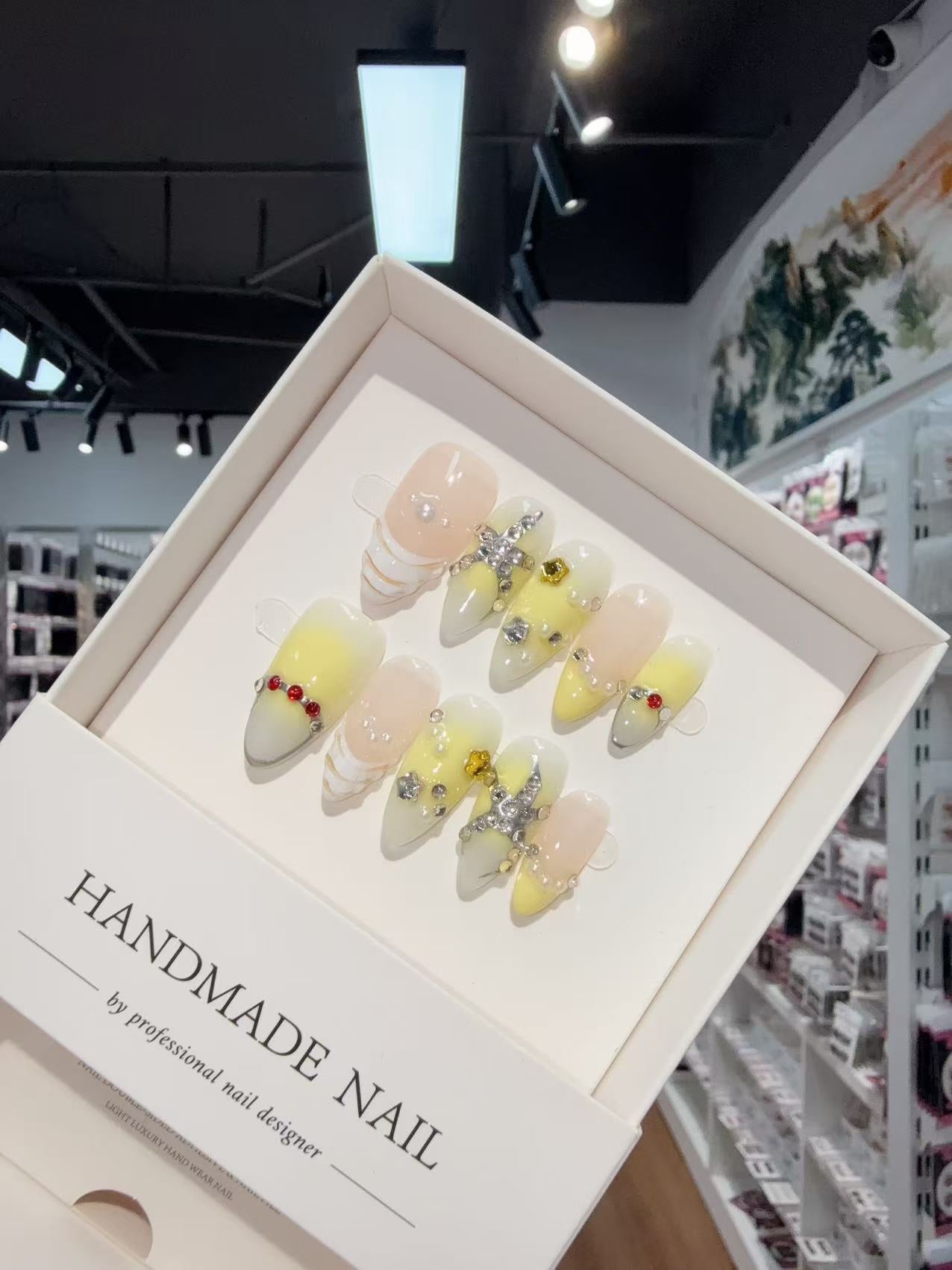 365nails: "황금 이슬" – 3D 크리스탈 수제 스틸레토형 네일
