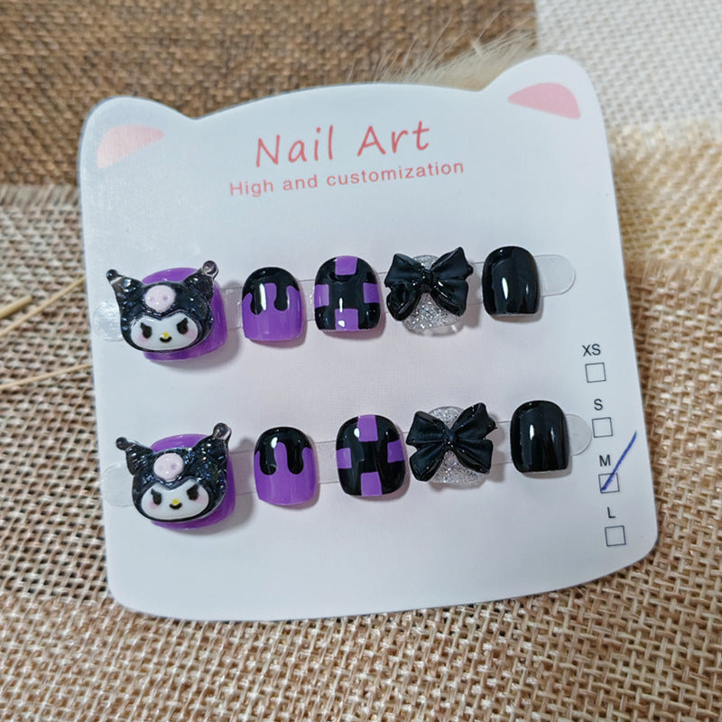 365nails：「Kuromi 暗黑幻想」— 手工製可愛短款橢圓形穿戴甲，Kuromi 與蝴蝶結圖案