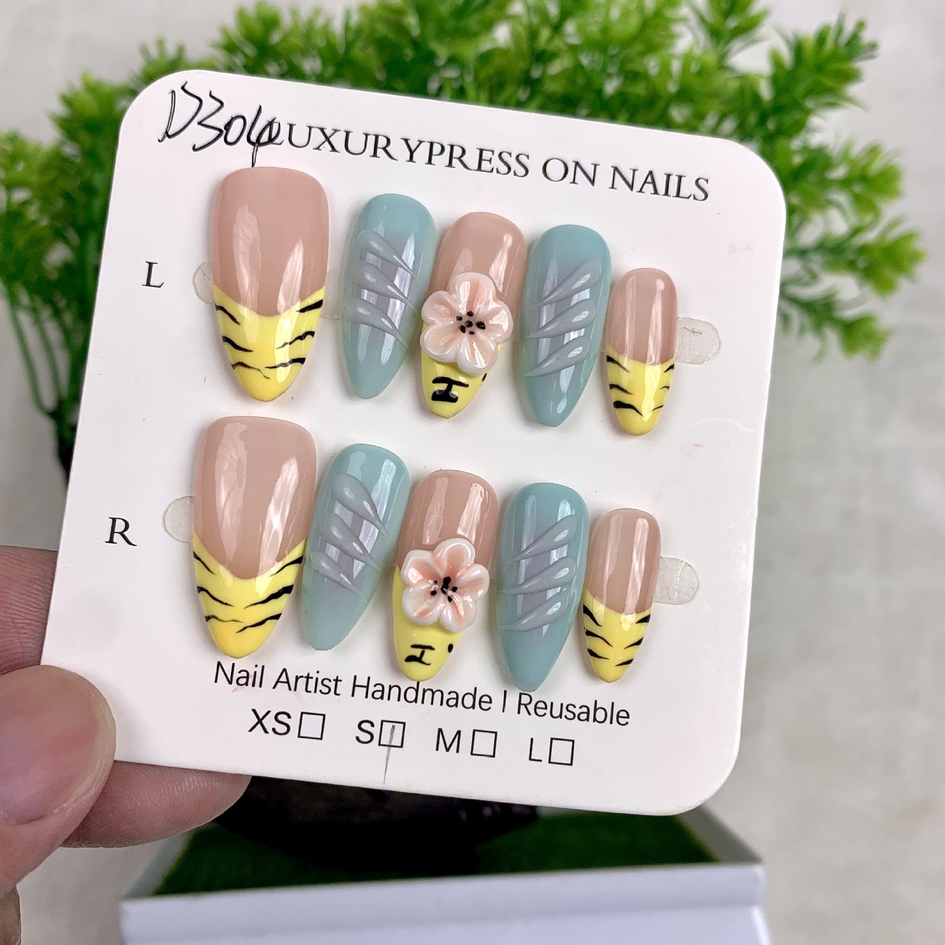 365nails-Whimsical Safari: "Tiger Bloom" – Medium Almond Handmade Nails