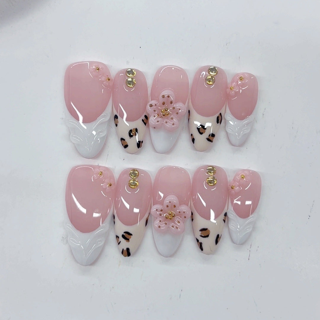 Dálmata Fofo: "Blush Spot" – Unhas Postiças Amendoada