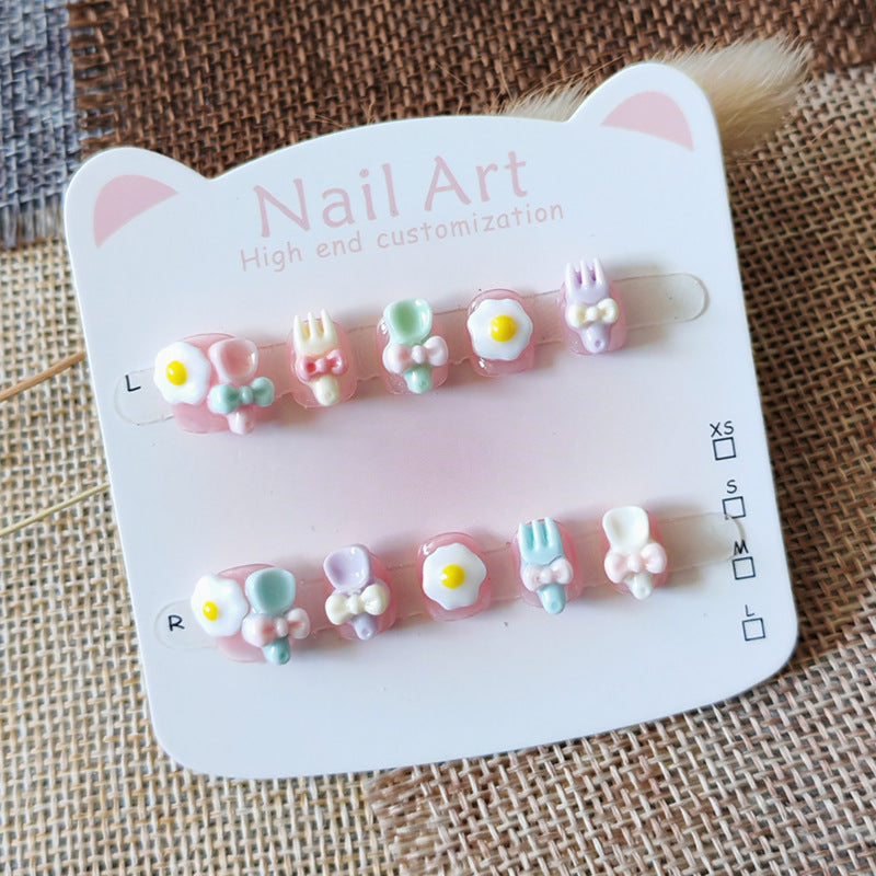 365nails：粉彩兔子花園 — 手工製可愛短款橢圓形穿戴甲（兔子與雛菊圖案）