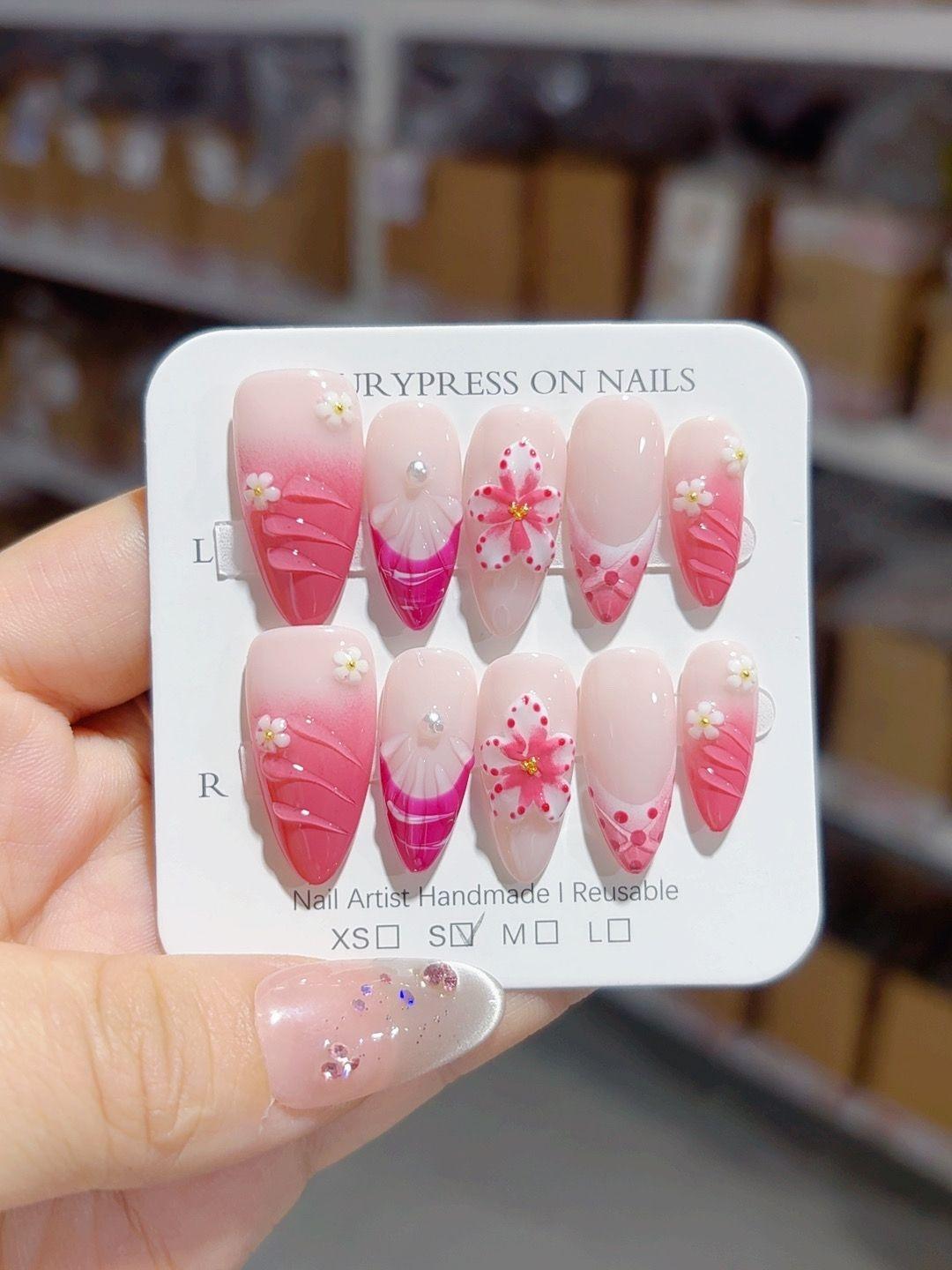 365nails-Sakura Blush: "Flores de Cerejeira Degradê" – Unhas Postiças Artesanais de Amêndoa Média