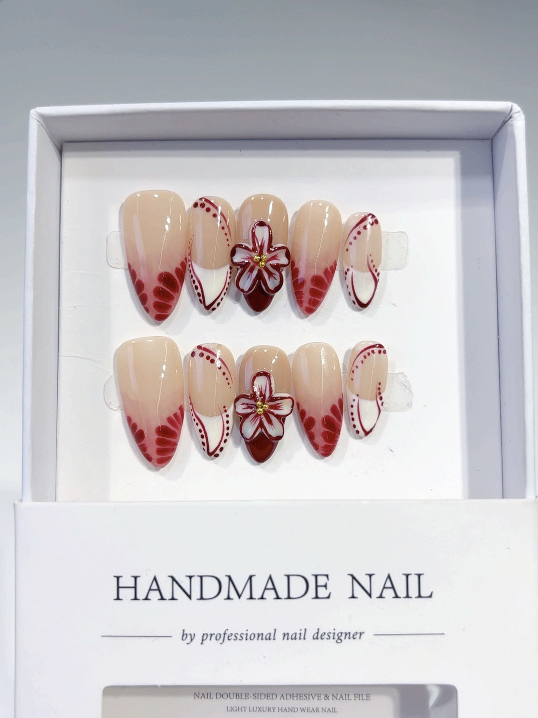Fleur vintage : « Orchidée bordeaux » – Ongles press-on forme amande