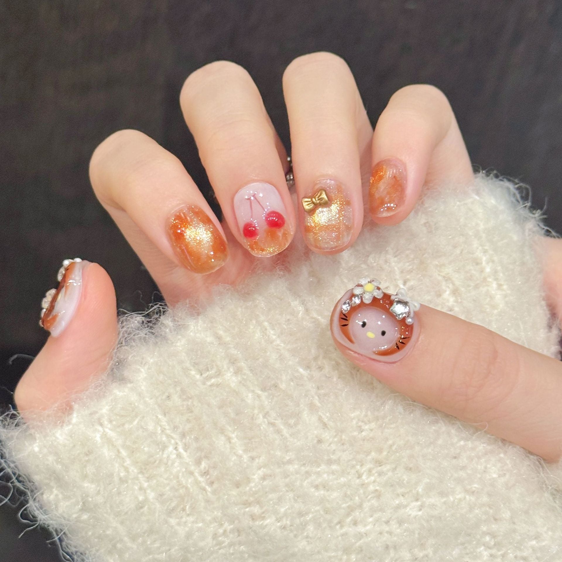 365nails: 「琥珀鬍鬚」—3D 角色 手工製 短款 杏仁形 穿戴甲