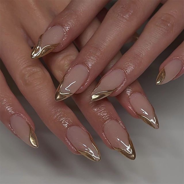 Uñas postizas almendradas cortas con bronceado 3D