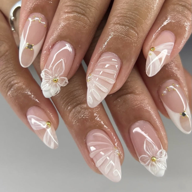 Uñas francesas de almendra medianas y cortas con flores tridimensionales 3D de gran venta | 365nails