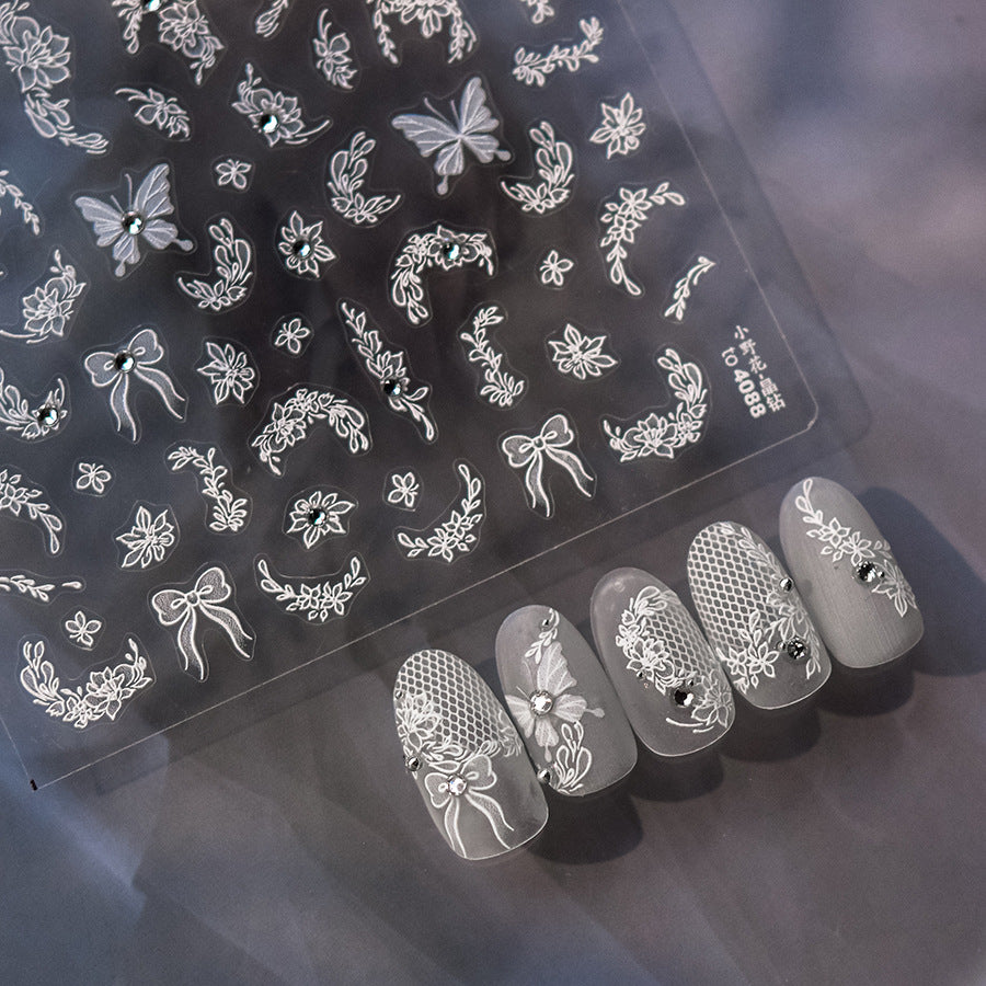白蕾絲與水晶系列: "優雅白蕾絲蝴蝶" – 3D 立體浮雕指甲貼