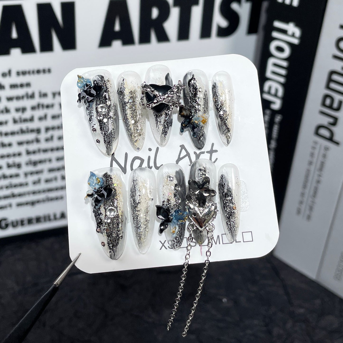 Uñas postizas hechas a mano, diseño de Sweet Cool Spice Girl, parches medianos y largos con diseño de mariposa irregularmente manchado | 365nails