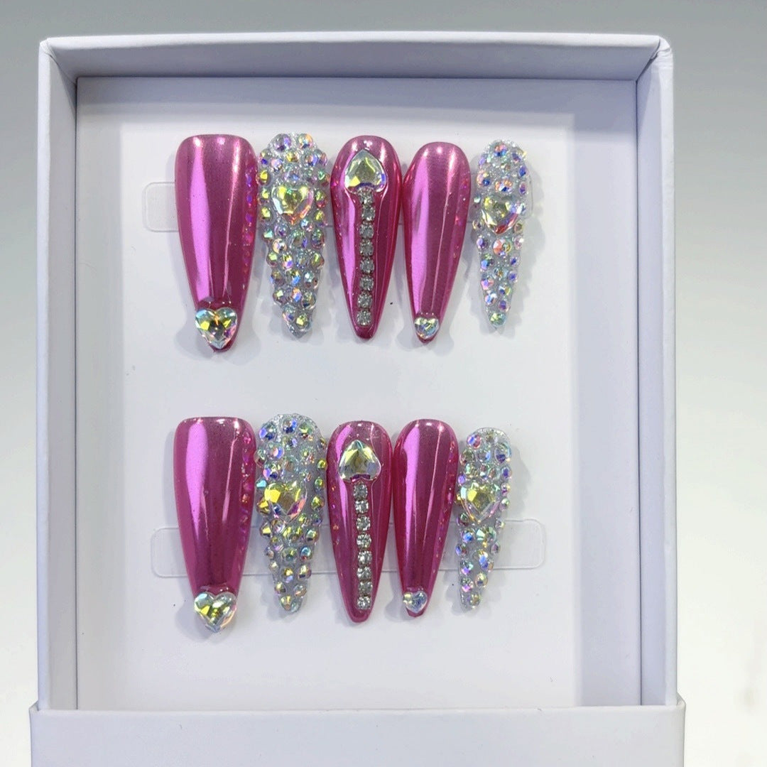 Barbie Glam : « Cœur Rose Bling » – Ongles press-on stiletto long