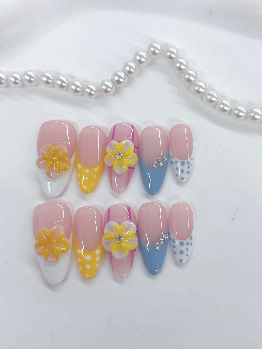 Sweet Pastel: "Rainbow Floral Dots" – Postiças Feitas à Mão, Amêndoa Média, Multicoloridas