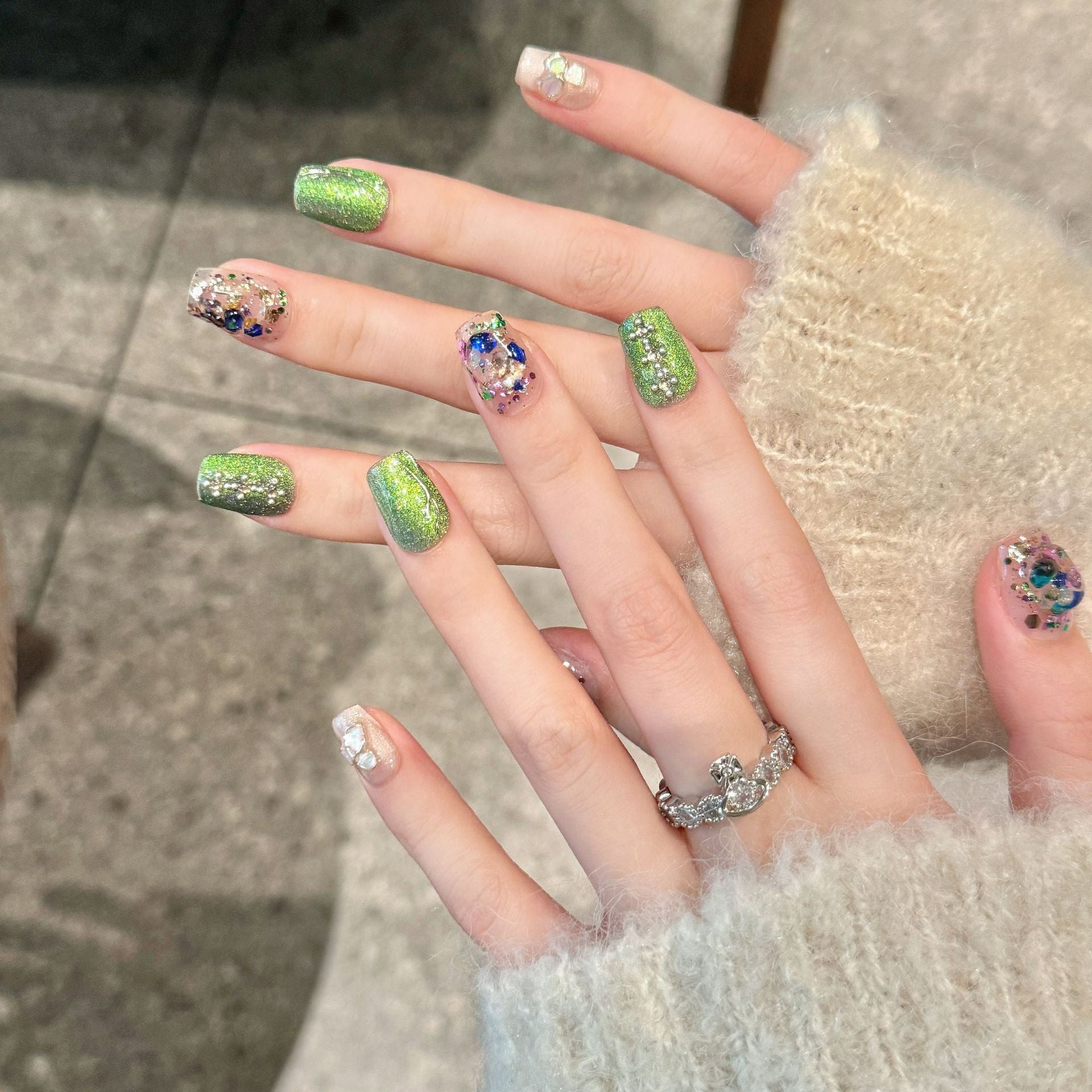 365nails: "Emerald Galaxy" – 3D 骷髏與全息亮粉 手工製 短款 方形 穿戴甲