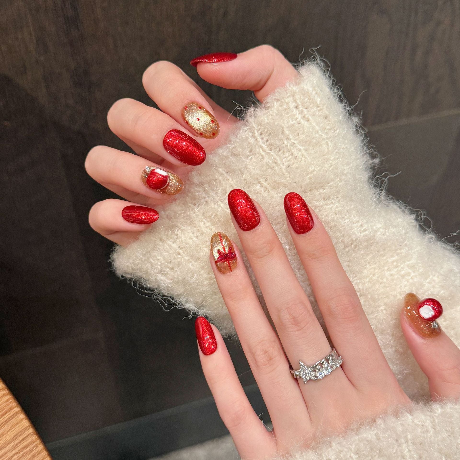 Red & Gold Christmas Press‑On Nails – Gift Box and Ornament Design